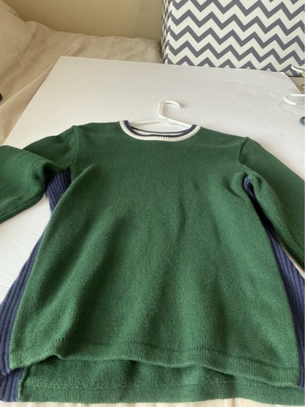 Vintage Y2K Green & Navy Crewneck Sweater with Contrast ribbed Side Panels - Picture 10 of 13